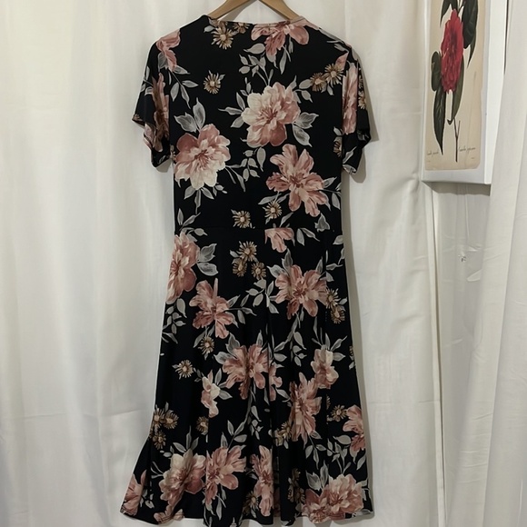 Chris & Carol Floral Faux Wrap Dress a207 - Picture 4 of 4